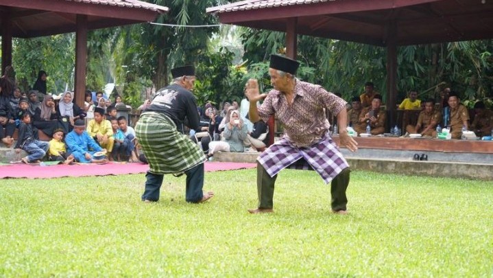 Festival Silek Pangean Dapat Bantuan Pemkab Kuansing Festival Silek Pangean Dapat Bantuan Pemkab Kuansing