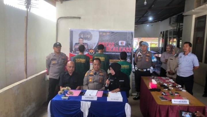 Gadaikan Belasan Mobil Rental, IRT di Padang Ditangkap Gadaikan Belasan Mobil Rental, IRT di Padang Ditangkap