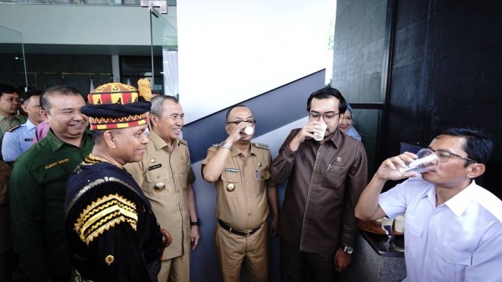 Resmikan SPAM Pekanbaru-Kampar, Gubernur Syamsuar: Ini Air Layak Langsung Diminum