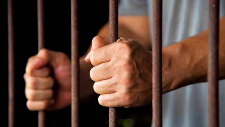 Polisi Tangkap Pria Cabuli Adik Tirinya hingga Mengadung di Batam Polisi Tangkap Pria Cabuli Adik Tirinya hingga Mengadung di Batam