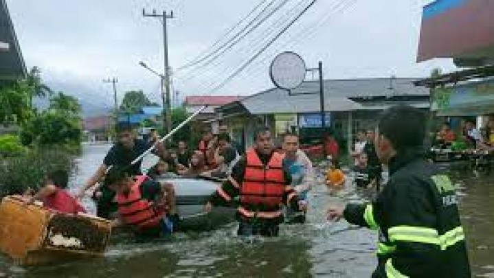 Sejumlah Kawasan di Kota Padang Dilanda Banjir Sejumlah Kawasan di Kota Padang Dilanda Banjir