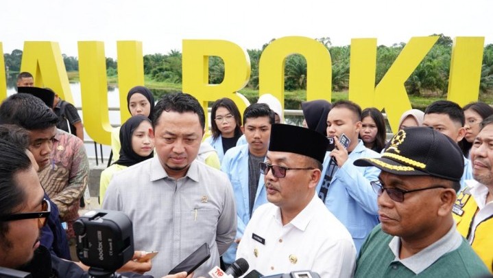 Komisi V DPR RI Tinjau Jalan Lintas Bono dan Danau Bokuok Kampar