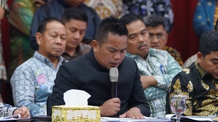 Bupati Zukri Sampaikan Keluhan Petani Sawit Pelalawan Gegara Jalan Rusak Bupati Zukri Sampaikan Keluhan Petani Sawit Pelalawan Gegara Jalan Rusak