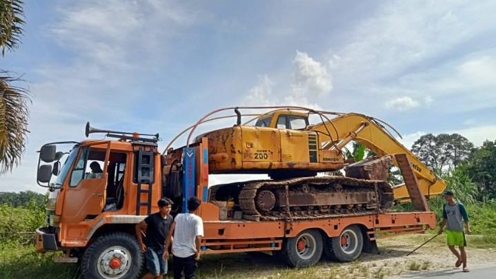 Pengerjaan Turap di Desa Padang Luas Kampar Dimulai, Masyarakat Ucapkan Terimakasih ke Syahrul Aidi