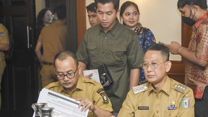 Ini Komitmen Pj Bupati Kampar di Rakor Kemendagri Bahas Netralitas di Pemilu Ini Komitmen Pj Bupati Kampar di Rakor Kemendagri Bahas Netralitas di Pemilu