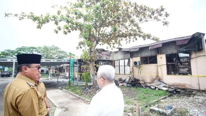 Pelayanan RSUD Puri Husada Diklaim Bupati HM Wardan Tidak Terganggu Usai Kebakaran Pelayanan RSUD Puri Husada Diklaim Bupati HM Wardan Tidak Terganggu Usai Kebakaran