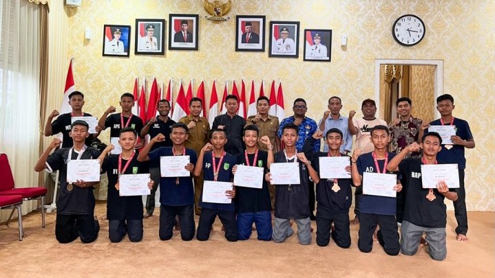 Tim Street Soccer Asal Rohil Raih Medali Emas Tingkat Nasional Tim Street Soccer Asal Rohil Raih Medali Emas Tingkat Nasional