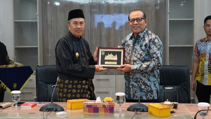 Tim IMT-GT Temui Gubri Syamsuar, Paparkan Rencana Operasional Roro Dumai-Malaka