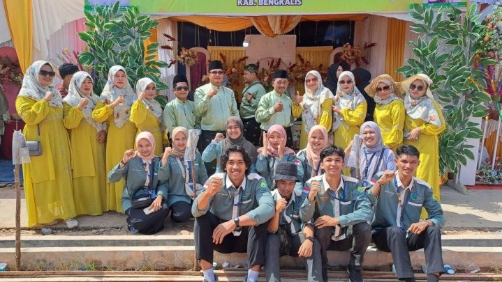 Berjalan Sukses, Kukerta UR Ikut Andil dalam Pawai Akbar dan Pembukaan MTQ ke-VI di Bengkalis Berjalan Sukses, Kukerta UR Ikut Andil dalam Pawai Akbar dan Pembukaan MTQ ke-VI di Bengkalis