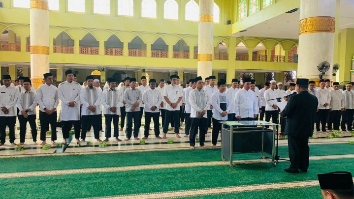 Ketua MUI Kampar Harap Ulama Dapat Menjadi Khadimul Ummah yang Terbaik Ketua MUI Kampar Harap Ulama Dapat Menjadi Khadimul Ummah yang Terbaik