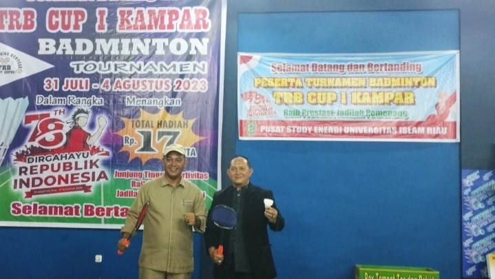 Ketua DPRD Kampar Resmi Buka Turnamen Bulu Tangkis TRB Cup 1 di Desa Sungai Pinang