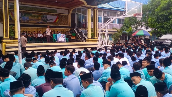 Dekatkan Pelajar dengan Ulama, MUI Kampar Gelar 'MUI Go To School' Dekatkan Pelajar dengan Ulama, MUI Kampar Gelar 'MUI Go To School'