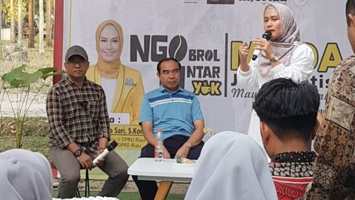 Karmila Sari dan Suhu Wan Diskusi dengan Mahasiswa Unri, Bahas Potensi Anak Muda Masuk Politik Karmila Sari dan Suhu Wan Diskusi dengan Mahasiswa Unri, Bahas Potensi Anak Muda Masuk Politik