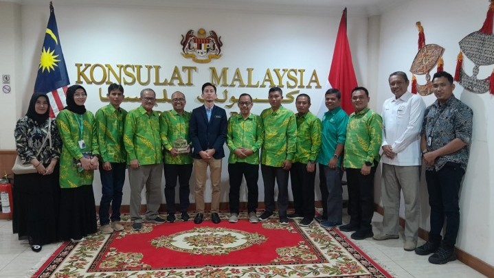 SPS Riau dan Konsul Malaysia di Pekanbaru Bincangkan Program Media dan Rencana Kerjasama SPS Riau dan Konsul Malaysia di Pekanbaru Bincangkan Program Media dan Rencana Kerjasama