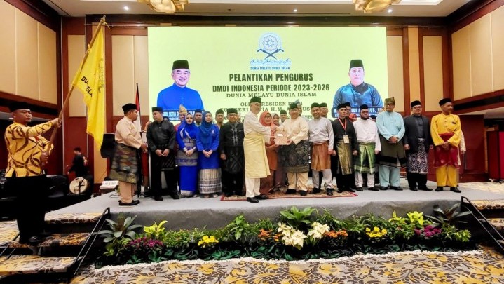 Presiden DMDI Kukuhkan Duet Said Al Indris dan Hasbi beserta Pengurus DMDI Indonesia Presiden DMDI Kukuhkan Duet Said Al Indris dan Hasbi beserta Pengurus DMDI Indonesia