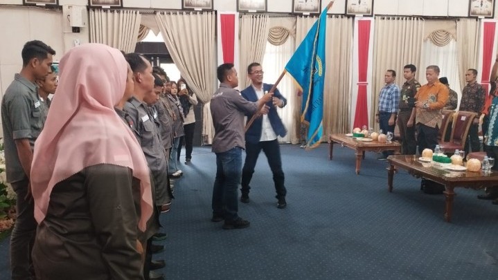 Raja Isyam Azwar Lantik Pengurus PWI Kampar Periode 2023-2026