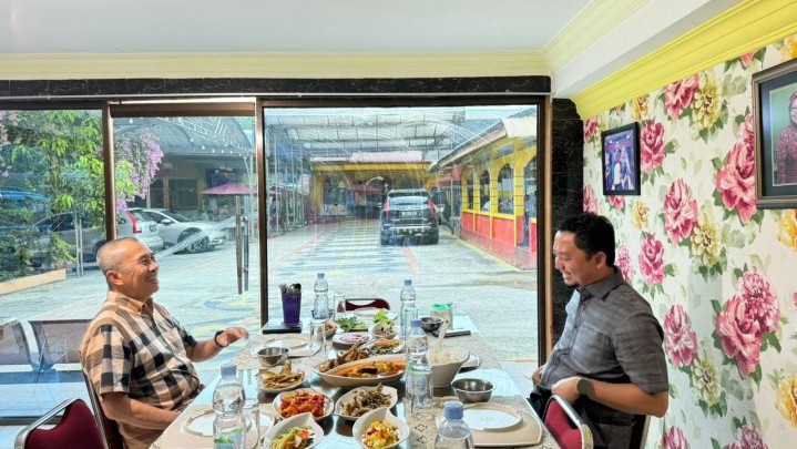 Syamsuar dan Edy Natar Silaturahmi dengan Syahrul Aidi, Sinyal Berpasangan untuk Pilgubri? Syamsuar dan Edy Natar Silaturahmi dengan Syahrul Aidi, Sinyal Berpasangan untuk Pilgubri?