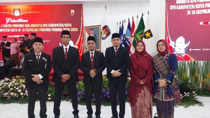 Usai Dilantik, Andi Putra Dipercaya Pimpin KPU Kampar dan Ini Divisi Komiosioner Lainnya