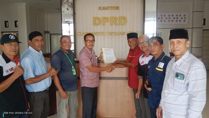 Gabungan Wartawan Rohil Pertanyakan Penggunaan Dana PI 10% PT. PHR yang Lebih 0,5 Trilliun Gabungan Wartawan Rohil Pertanyakan Penggunaan Dana PI 10% PT. PHR yang Lebih 0,5 Trilliun