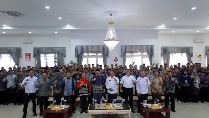 Bupati Alfedri Bawa Sekdes Belajar ke Kota Tahu, Studi Tiru Penerapan Aplikasi SAKIP Bupati Alfedri Bawa Sekdes Belajar ke Kota Tahu, Studi Tiru Penerapan Aplikasi SAKIP