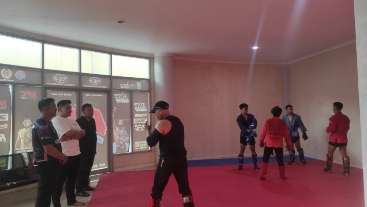 Ketua Cabor Sambo dan KONI Pekanbaru Tinjau Latihan Atlet PON XXI Aceh-Sunt 2024 Ketua Cabor Sambo dan KONI Pekanbaru Tinjau Latihan Atlet PON XXI Aceh-Sunt 2024