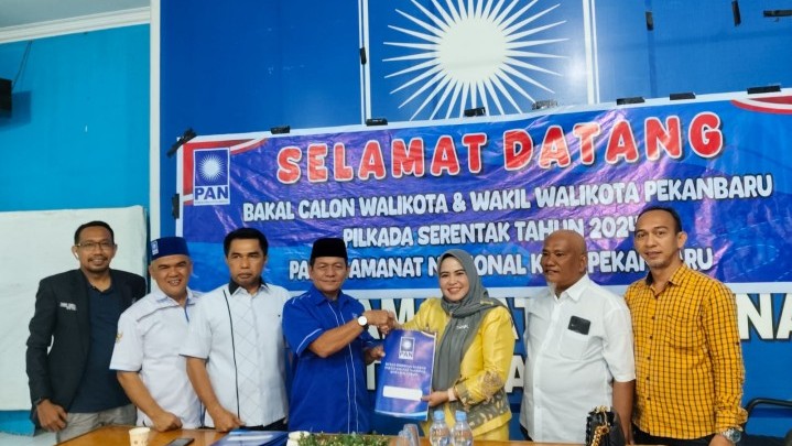 Ida Yulita Susanti Mendaftar ke PAN Pekanbaru, Irman: Sosoknya Sudah tidak Asing Lagi, Semoga Ada Persamaan Ida Yulita Susanti Mendaftar ke PAN Pekanbaru, Irman: Sosoknya Sudah tidak Asing Lagi, Semoga Ada Persamaan