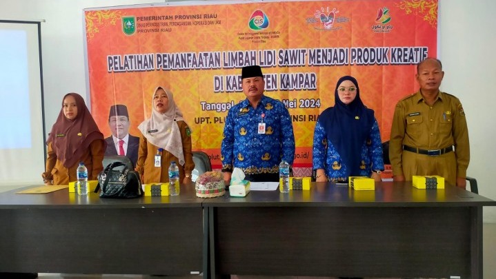 Tingkatkan Keahlian UMKM Kampar, PLUT UMKM Provinsi Riau Adakan Pelatihan Pemanfaatan Lidi Sawit