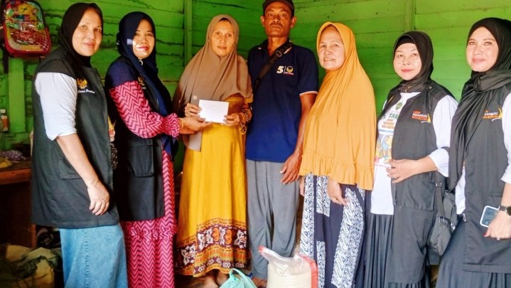 Forum Pekanbaru Kota Bertuah Bantu Ibu Maryam Penderita Tumor Ovarium di Pandau Jaya