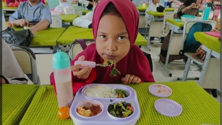Simulasi Makan Bergizi Gratis di Sekolah Pekanbaru akan Dimulai, Tahap Awal Seperti ini.. Simulasi Makan Bergizi Gratis di Sekolah Pekanbaru akan Dimulai, Tahap Awal Seperti ini..