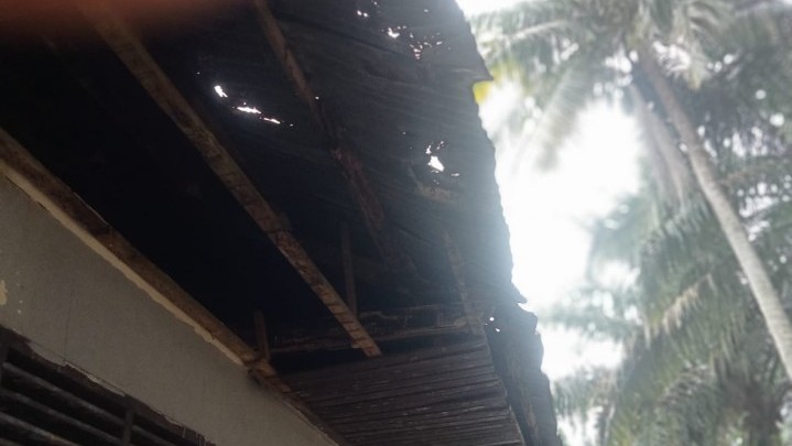 SD di Koto Perambahan ini Sudah Lapuk Atapnya Namun tak Ada yang Memperjuangkan