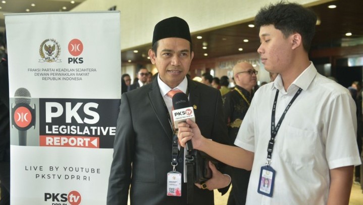 Dilantik sebagai Anggota DPR RI, Hendry Munief Tegaskan Bakal Kawal Kesejahteraan Masyarakat Riau Dilantik sebagai Anggota DPR RI, Hendry Munief Tegaskan Bakal Kawal Kesejahteraan Masyarakat Riau