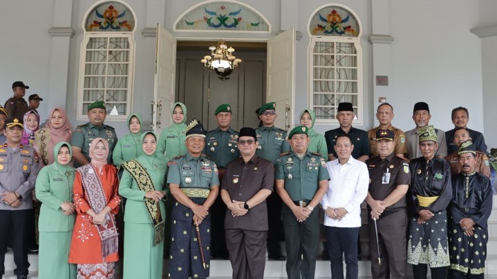 Perkuat Sinergi, Pemkab Siak Terima Kunjungan Kerja Danrem 031/Wira Bima