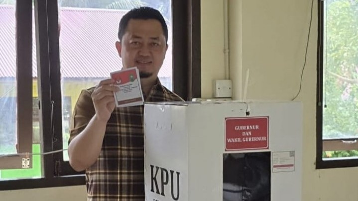 Syahrul Aidi Mencoblos di TPS 005 Kumantan, Berikut Pesannya kepada Masyarakat