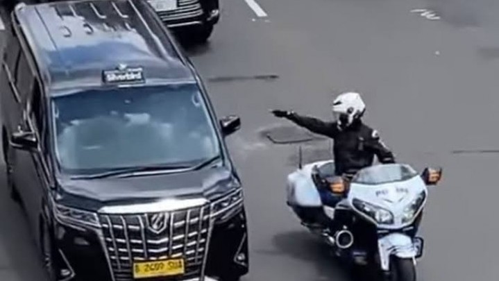 Pejabat Negara Diusulkan Naik Angkutan Umum Sepekan Sekali, Patwal Hanya untuk Kepala Negara Saja