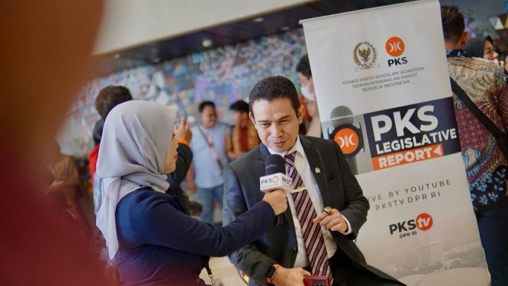 Hendry Munief: Efisiensi Anggaran Mesti Mendukung Sektor Produktif Hendry Munief: Efisiensi Anggaran Mesti Mendukung Sektor Produktif