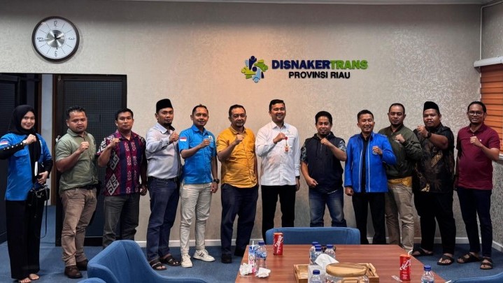 KNPI Riau Desak Pemerintah Pemprov Riau Melalui Disnakertrans Untuk Segel Kegiatan PT Nusa Wana Raya.