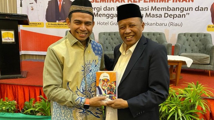 Hendry Munief Gelar Sosialisasi Empat Pilar di Kota Pekanbaru, Sampaikan Pentingnya Bela Negara Hendry Munief Gelar Sosialisasi Empat Pilar di Kota Pekanbaru, Sampaikan Pentingnya Bela Negara