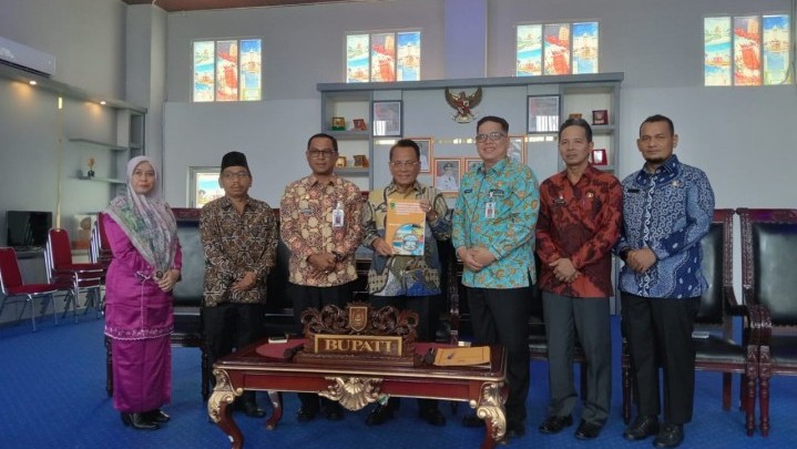 Melalui Zoom, Bupati Rohil Sampaikan LKPD Unaudited TA 2024 Pemerintah Daerah Kepada BPK RI Perwakilan Provinsi Riau Melalui Zoom, Bupati Rohil Sampaikan LKPD Unaudited TA 2024 Pemerintah Daerah Kepada BPK RI Perwakilan Provinsi Riau
