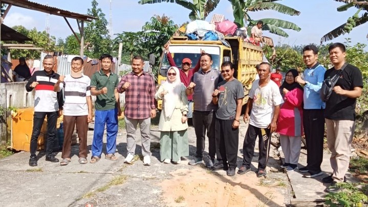 Gelar Goro Massal, Camat Bari Edukasi Masyarakat tentang Pemberantasan Sarang Nyamuk Gelar Goro Massal, Camat Bari Edukasi Masyarakat tentang Pemberantasan Sarang Nyamuk