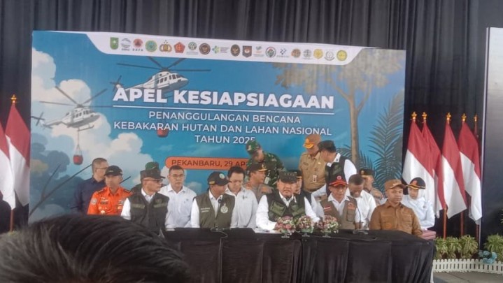 Apel Nasional Kesiapsiagaan Karhutla Digelar di Riau, Menko Polkam Sampaikan Amanat Presiden Apel Nasional Kesiapsiagaan Karhutla Digelar di Riau, Menko Polkam Sampaikan Amanat Presiden