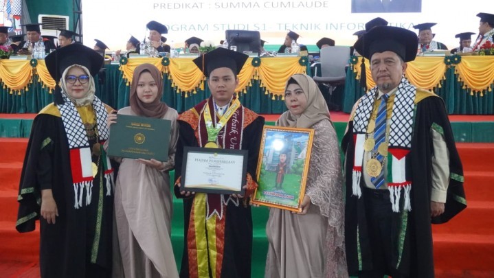 Umri Wisuda 388 Mahasiswa, Thahirudin Peraih Predikat Summa Cumlaude dengan IPK 3,99 Umri Wisuda 388 Mahasiswa, Thahirudin Peraih Predikat Summa Cumlaude dengan IPK 3,99