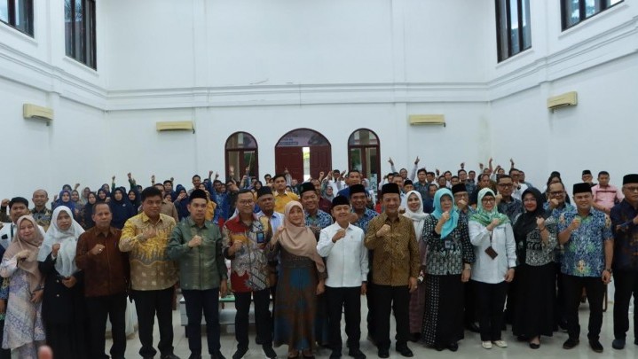 Wamen Dikdasmen Buka Peningkatan Kompetensi Guru Muhammadiyah Se-Riau Wamen Dikdasmen Buka Peningkatan Kompetensi Guru Muhammadiyah Se-Riau