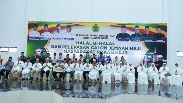 Hadiri Pelepasan Jamaah Haji IKROHIL Dumai, Hendry Munief Doakan Jamaah Menjadi Haji yang Mabrur Hadiri Pelepasan Jamaah Haji IKROHIL Dumai, Hendry Munief Doakan Jamaah Menjadi Haji yang Mabrur