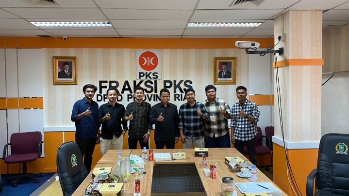 Anggota DPRD Riau Samsuri Daris Bahas Kondisi Kecamatan Keritang Terkini dengan HPPMK-P Anggota DPRD Riau Samsuri Daris Bahas Kondisi Kecamatan Keritang Terkini dengan HPPMK-P