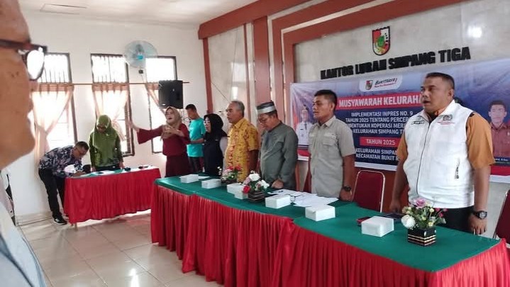 Kelurahan Simpang Tiga Pekanbaru Gelar Muskelsus Pembentukan Koperasi Merah Putih