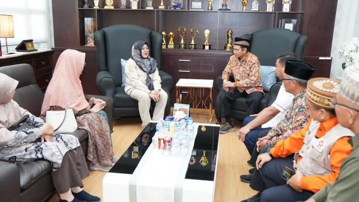 Kunker ke Siak, Hendry Munief dan Bupati Afni Gagas Kawasan Strategis Pariwisata Nasional (KSPN) Kota Siak Kunker ke Siak, Hendry Munief dan Bupati Afni Gagas Kawasan Strategis Pariwisata Nasional (KSPN) Kota Siak