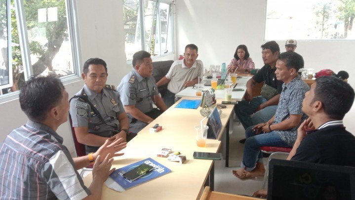 Pimpinan Lapas Narkotika Kelas IIB Pekanbaru Jalin Silaturahmi dengan PWI Kota Pekanbaru Pimpinan Lapas Narkotika Kelas IIB Pekanbaru Jalin Silaturahmi dengan PWI Kota Pekanbaru