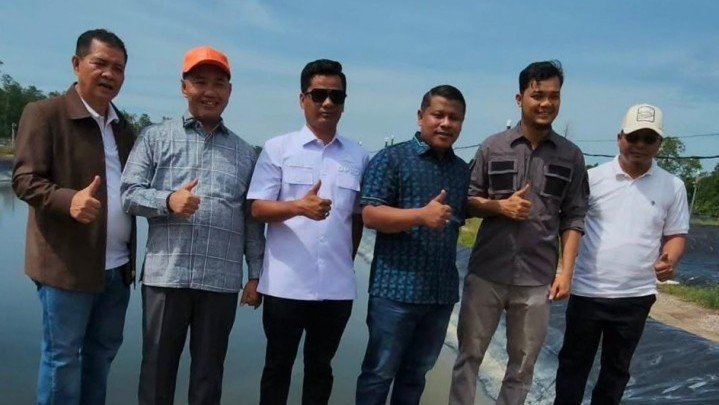Potensi PAD dan Lapangan Kerja, Adam Syafaat Minta Pemprov Riau Serius Kelola Tambak Udang di Rupat Potensi PAD dan Lapangan Kerja, Adam Syafaat Minta Pemprov Riau Serius Kelola Tambak Udang di Rupat