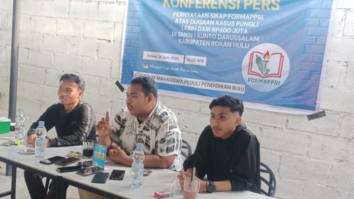 Heboh Dugaan Pungli Jutaan Rupiah, Klarifikasi Kepala SMKN 1 Kunto Darussalam Pencitraan ? Formappri Sesalkan Bungkam nya Disdik Riau Heboh Dugaan Pungli Jutaan Rupiah, Klarifikasi Kepala SMKN 1 Kunto Darussalam Pencitraan ? Formappri Sesalkan Bungkam nya Disdik Riau