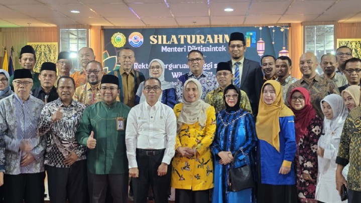 Silaturahmi Menteri Diktisaintek dengan Rektor LLDIKTI Wilayah XVII, Anggota DPR RI Karmila Sari Soroti Peluang Kerja Disabilitas dan Prioritas Tenaga Lokal Silaturahmi Menteri Diktisaintek dengan Rektor LLDIKTI Wilayah XVII, Anggota DPR RI Karmila Sari Soroti Peluang Kerja Disabilitas dan Prioritas Tenaga Lokal